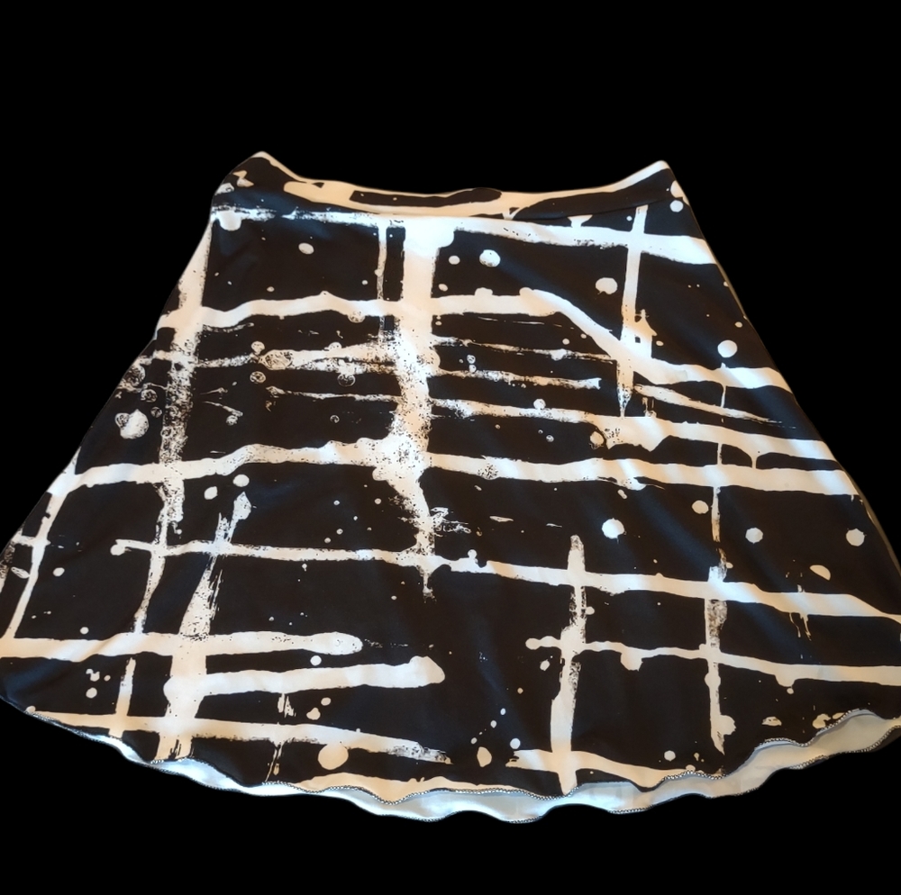 Eco-friendly brand black/white stretch mini skirt